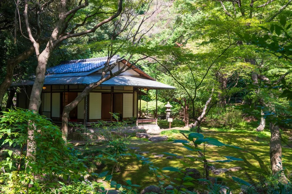 japanese tea house at kyu-furukawa gardens in northern tokyo