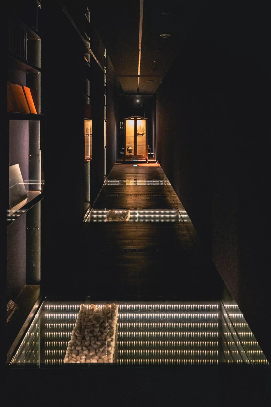 dark corridor of toyo bunko library museum