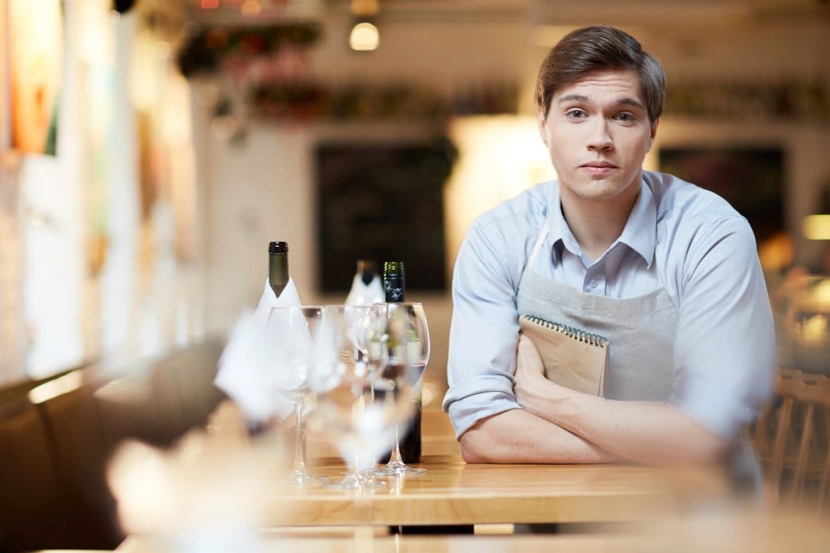 kenapa restoran sepi
