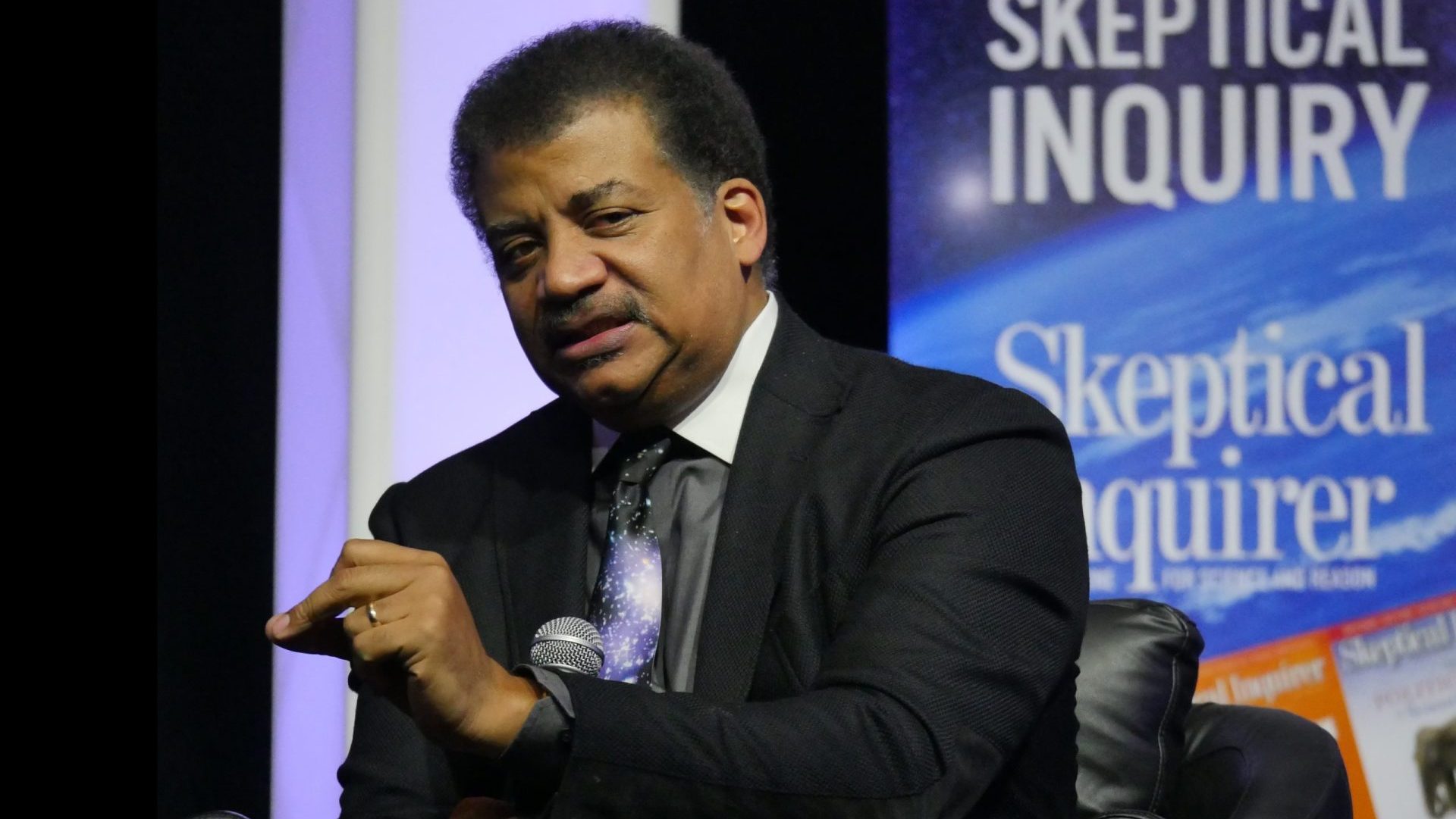 Neil deGrasse Tyson profile_tokoh.co.id