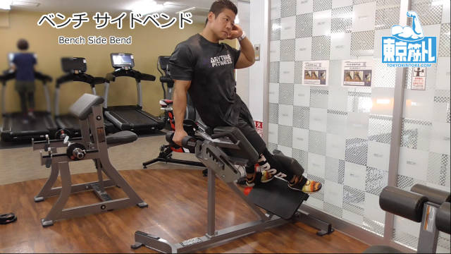 腹筋鍛え 腹筋ベンチ La-VIE ラヴィ コンパクト腹筋台 あしたの腹筋 足