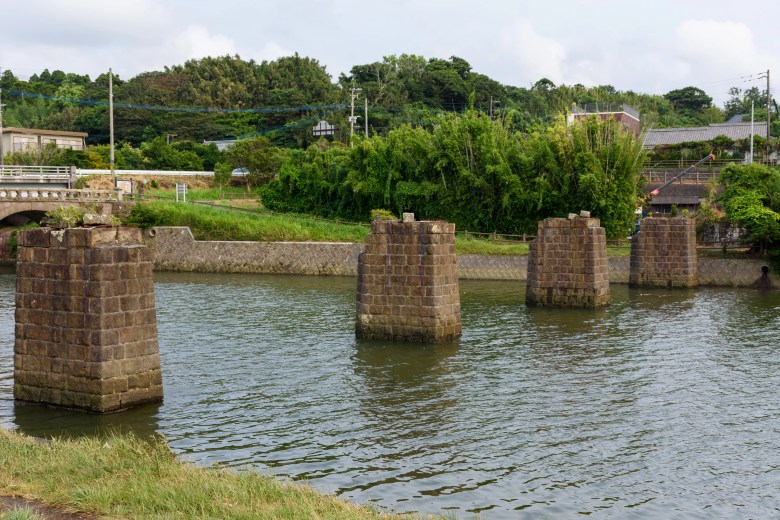 永吉川橋梁の橋脚。