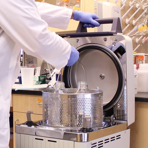 Loading items into a TOMY SX laboratory autoclave