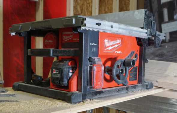 Side view of Milwaukee M18 table saw showing single battery