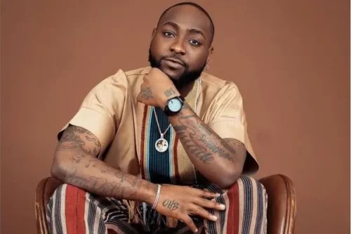 Davido Raises Eyebrows as He hires a New Bodyguard