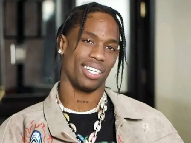 Travis Scott Dodges Gnarly Bonk from Giant Skull Prop Mid-Show