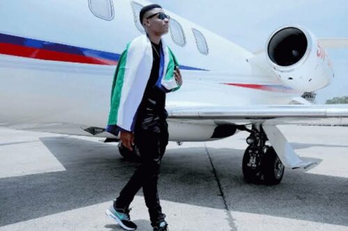 Wizkid flies high in Private Jet, Back in Lagos after Saudi Arabia Performance