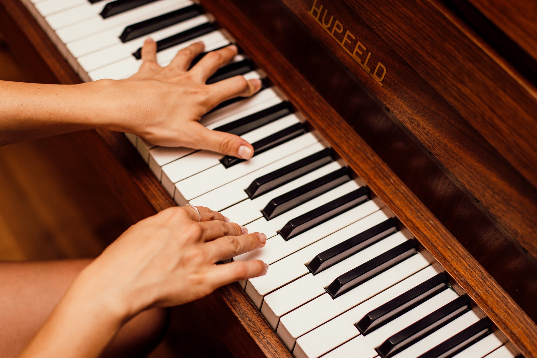 piano pexels-photo-1246437