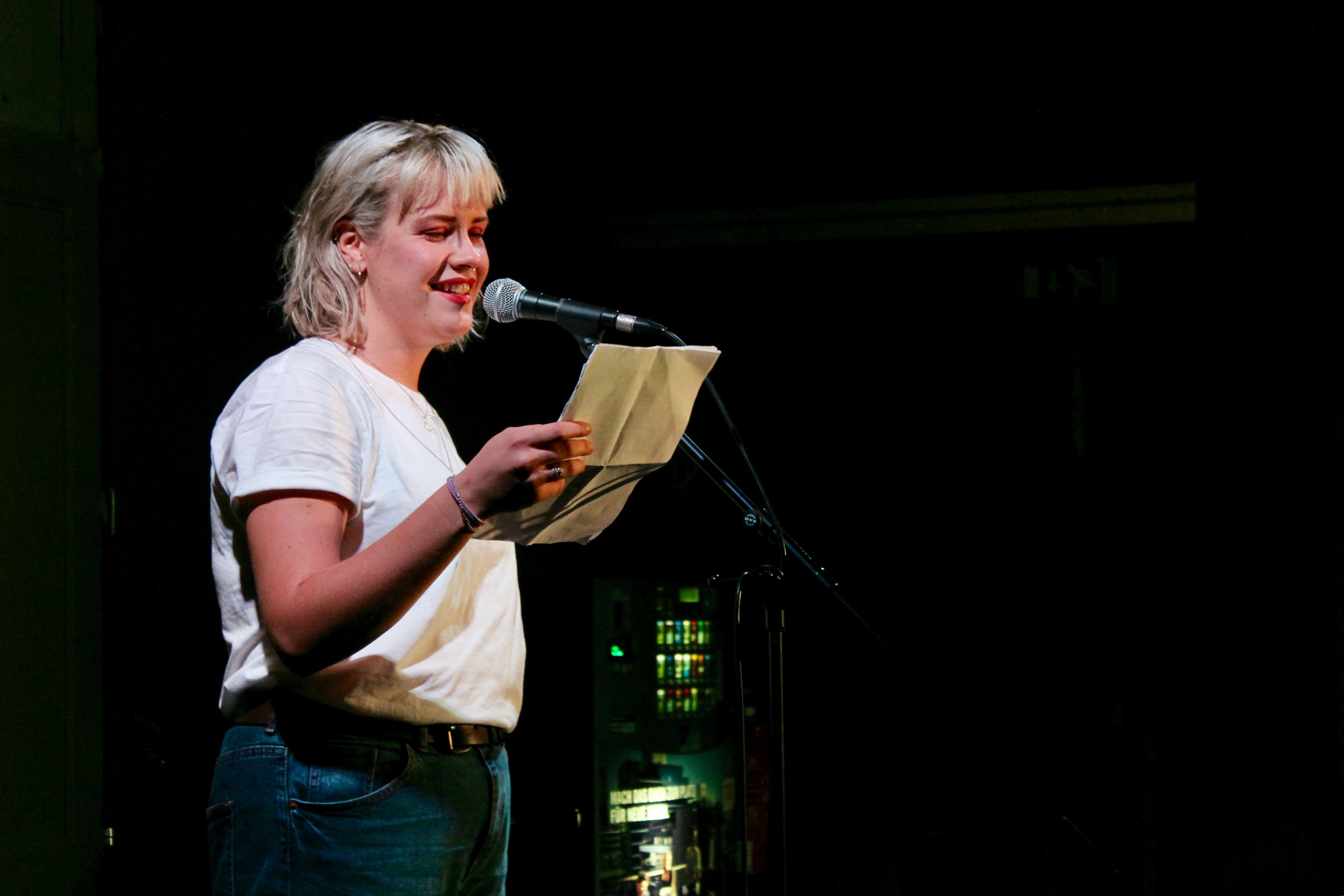 Julia Szymik beim beim TIPS Fem Slam September 2018 im Beyerhaus
