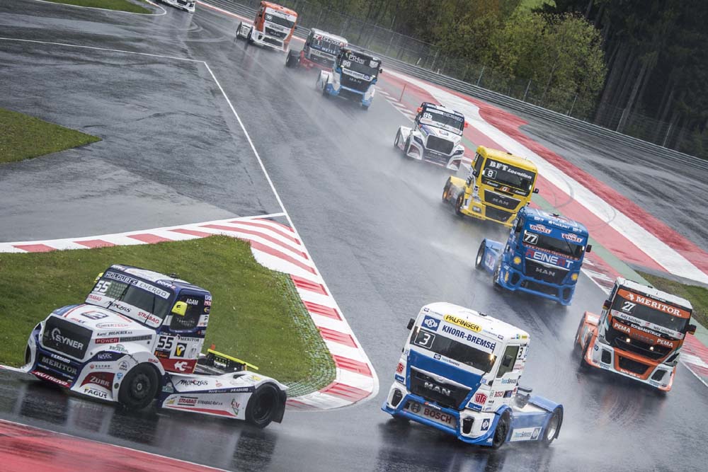 Regenspezialist Adam Lacko dominierte © Philip Platzer Red Bull Content Pool