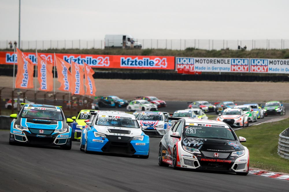 Harald Proczyk noch auf Rang zwei © ADAC Motorsport
