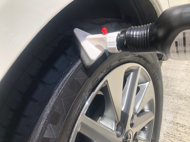 タイヤワックスを塗りやすく ペットボトル スポンジ ダイソー としぶろ