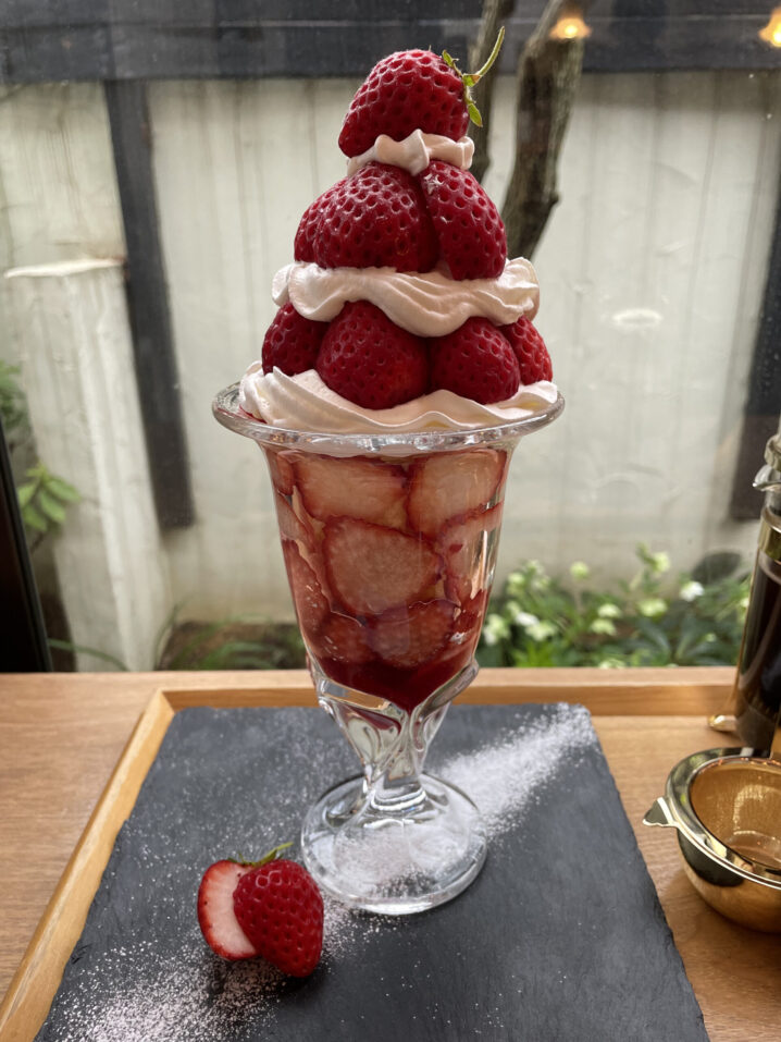 いちごパフェ★デニムリメイクチャーム★お取置き いちごパフェ様専用デニムリメイクチャーム☆オーダー・お取置き