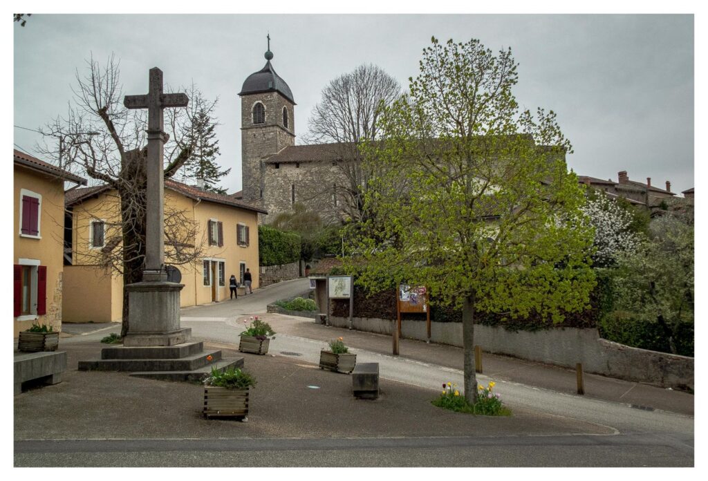 Blick vom unteren Parkplatz auf die Cité
