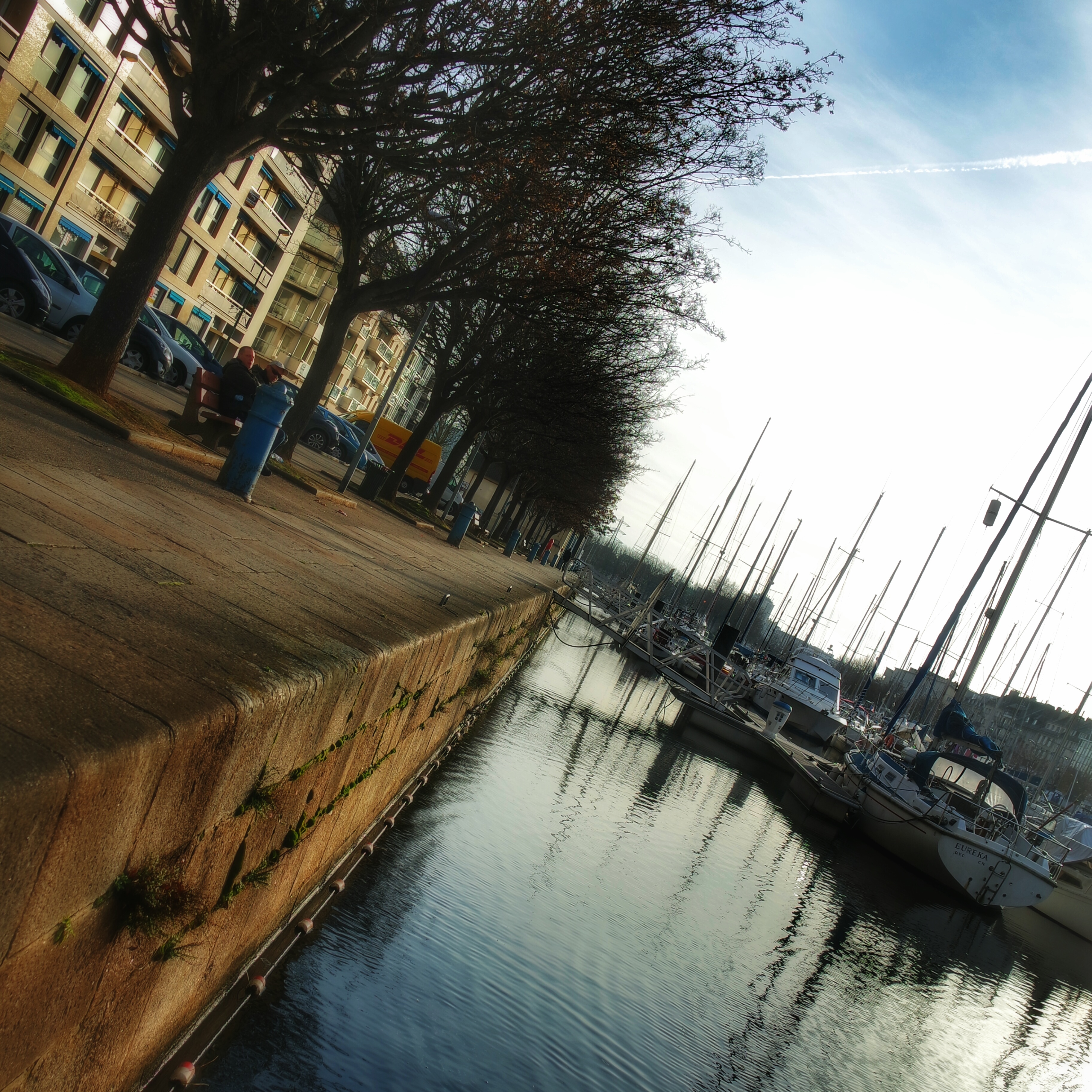 port de plaisance face Ibis centre Caen