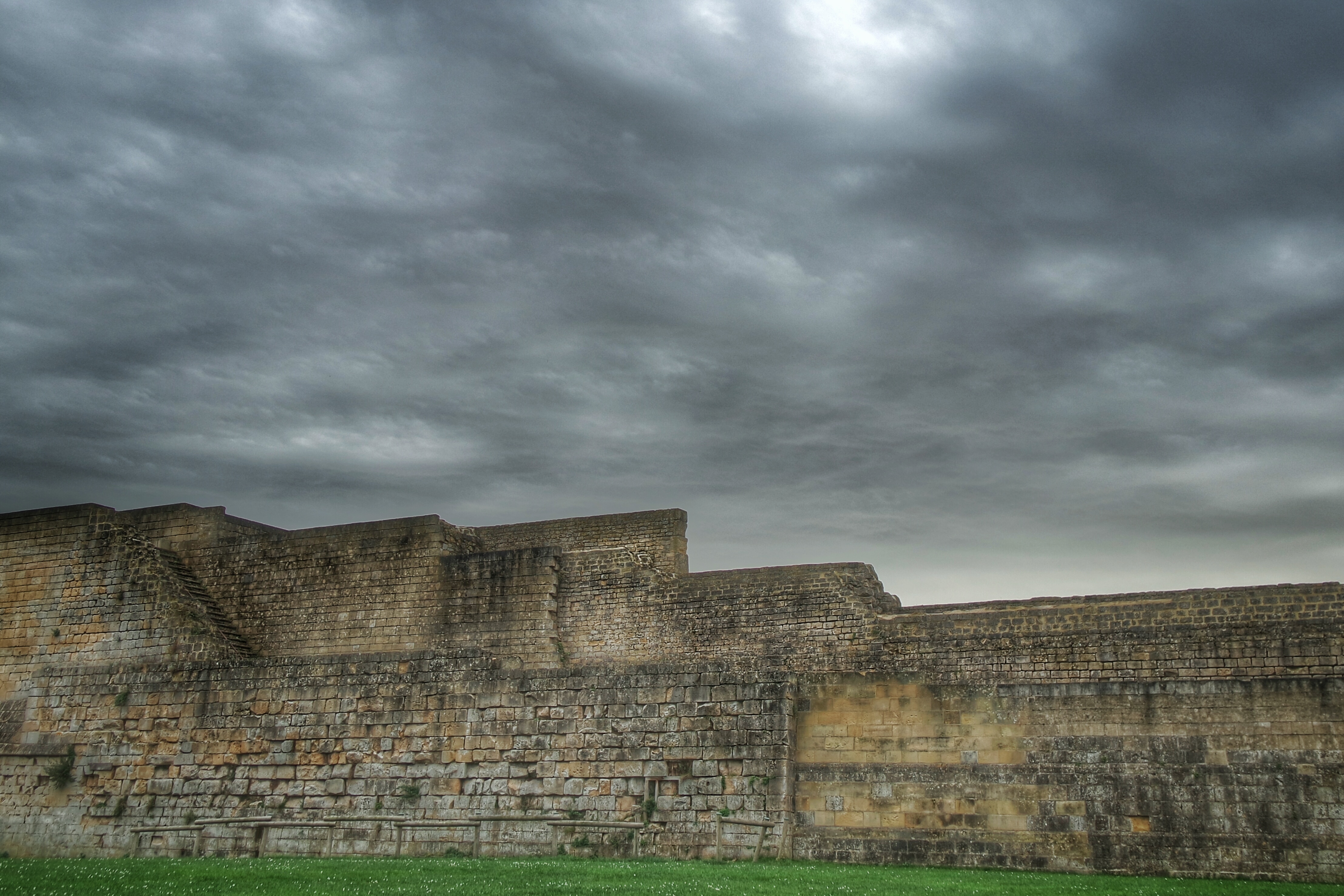 rempart château ducal Caen
