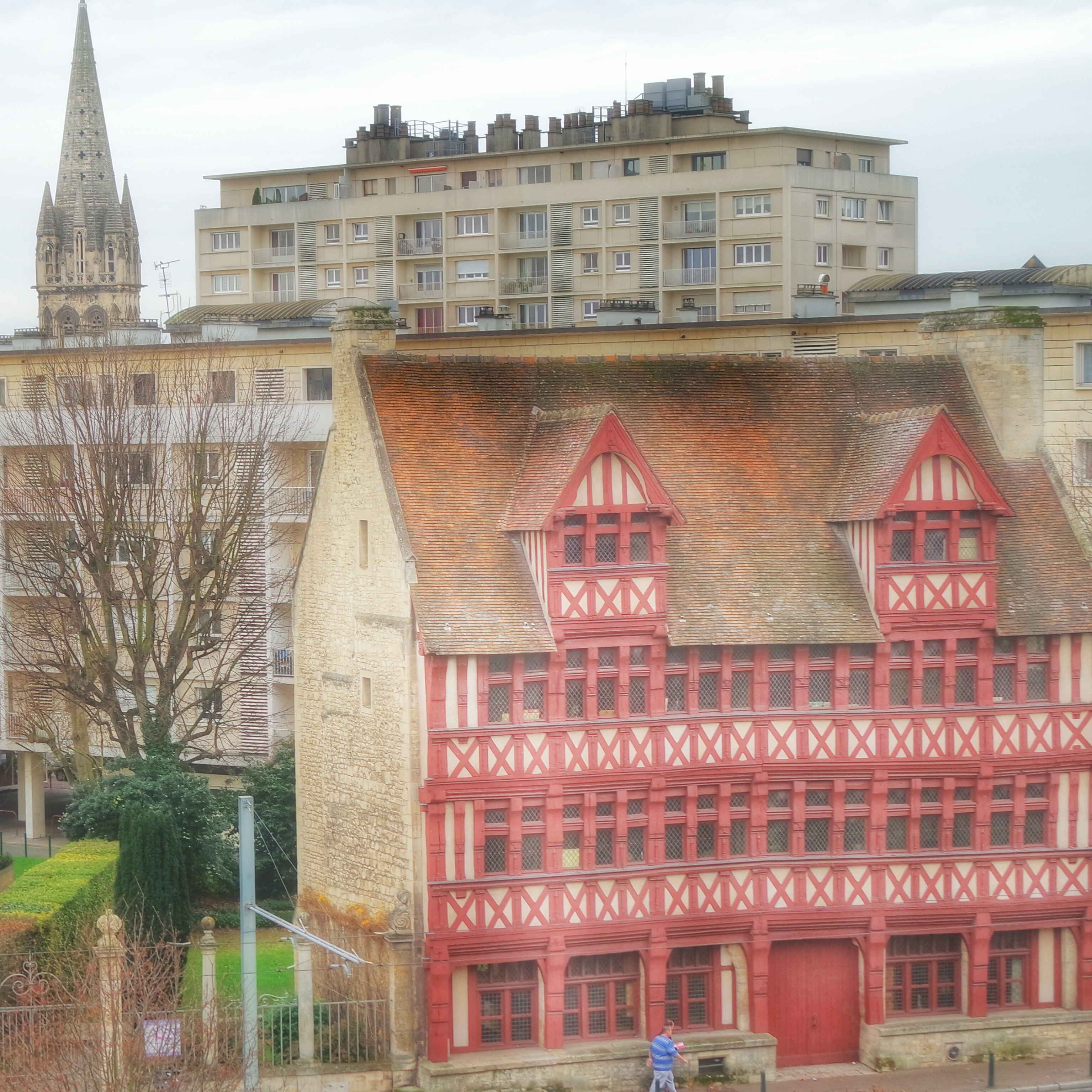maison des Quatrans vue depuis le château ducal Caen