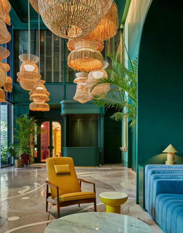 Relay lobby
