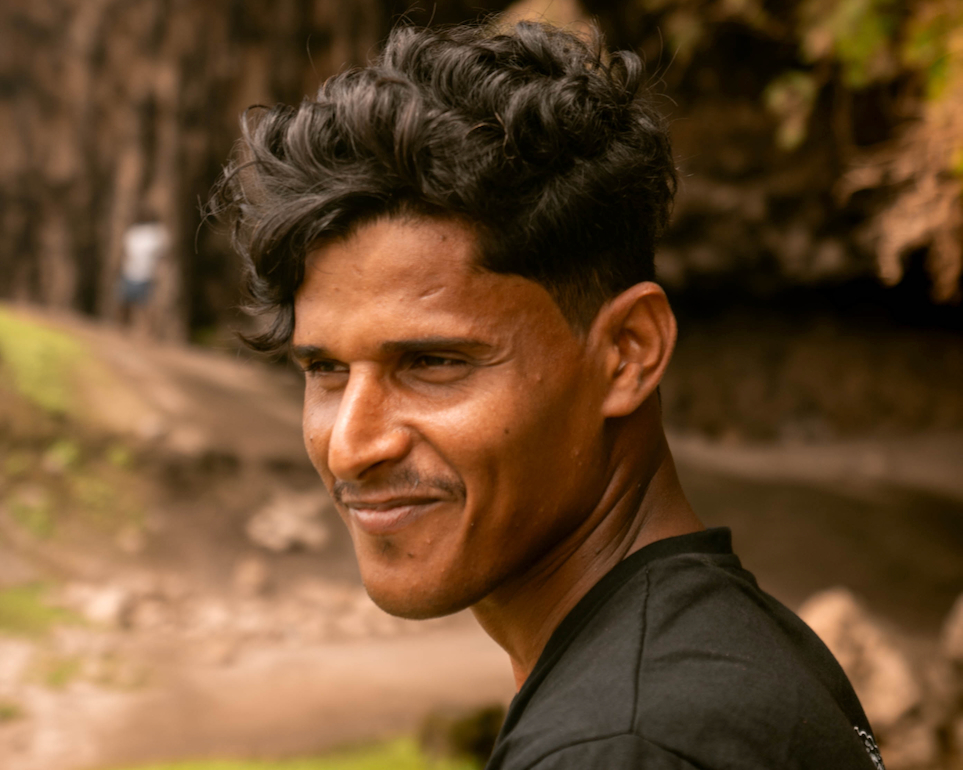 Ali Tour guide