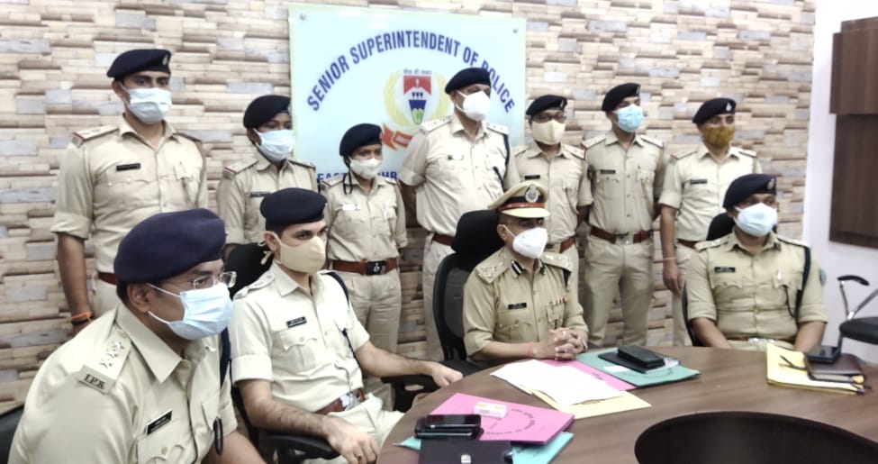 Kolhan DIG Rajiv Ranjan Singh with task force in Jamshedpur