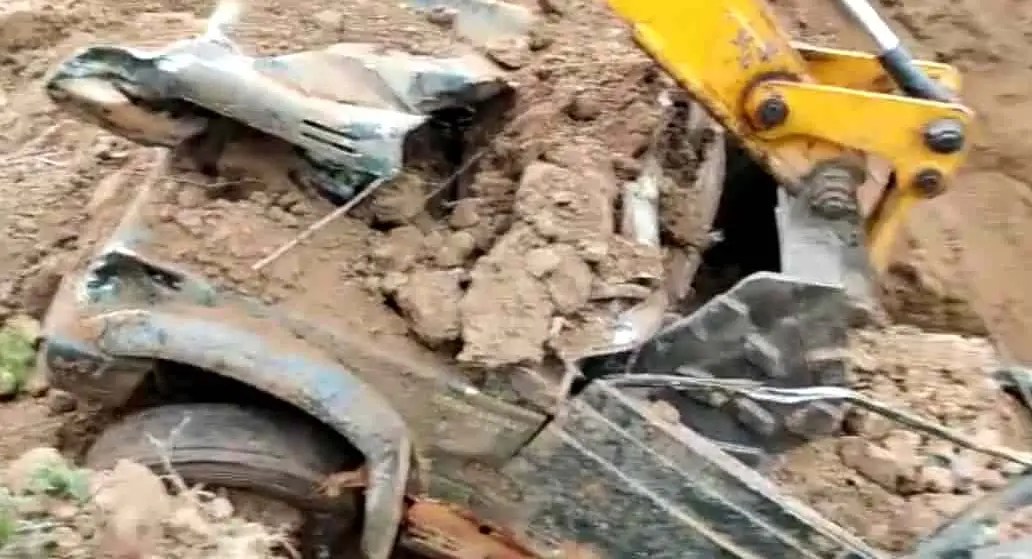 Khunti police unearth a gypsy car owned by the notorious PLFI leader, Dinesh Gope, buried 10 feet underground for nearly a decade.