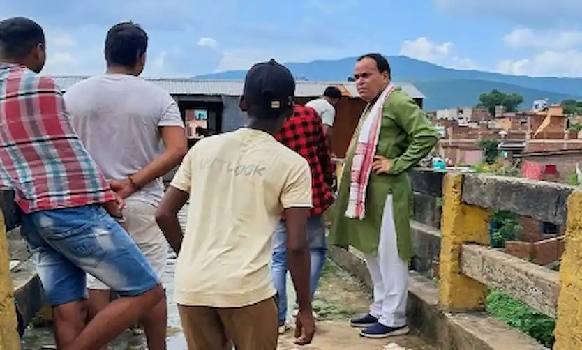 Mango Area Faces Acute Water Shortage, BJP Leader Intervenes