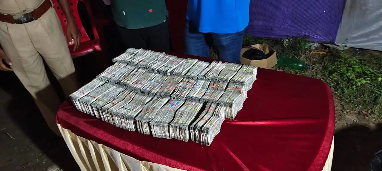 Rs 71.97 lakh seized during vehicle checking at Dhanbad-Bokaro checkpoint