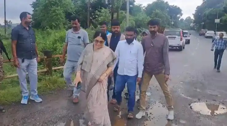 Chandil Dam Gates Opened After Water Level Rises Sharply