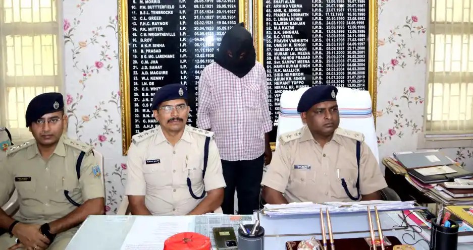 Murder of Elderly Couple in Dumka Solved, Son-in-law Arrested