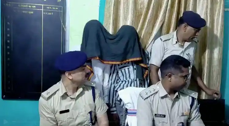 Two Arrested in Azadnagar Bag Snatching Case