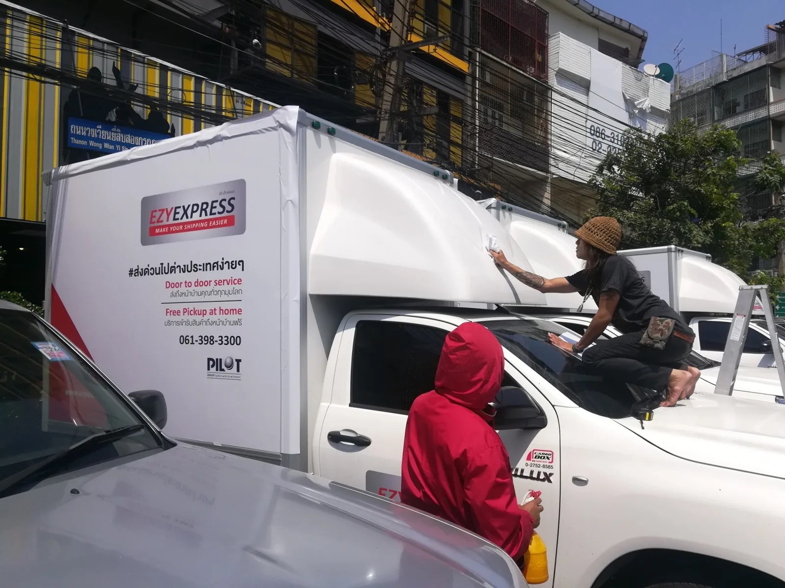 27 Express fleet wrap - sign by Thai Prasith Signtech