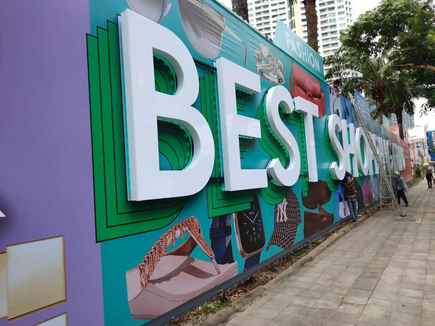 Your Best Shopping Friend - sign by Thai Prasith Signtech