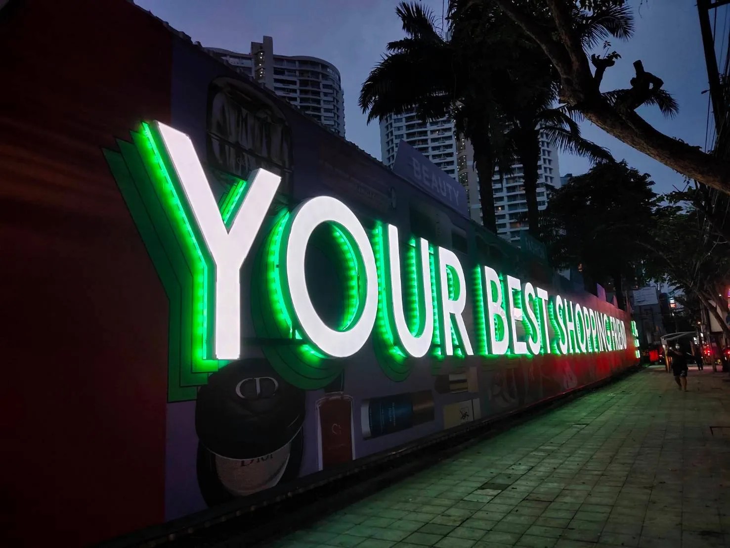 Your Best Shopping Friend - sign by Thai Prasith Signtech