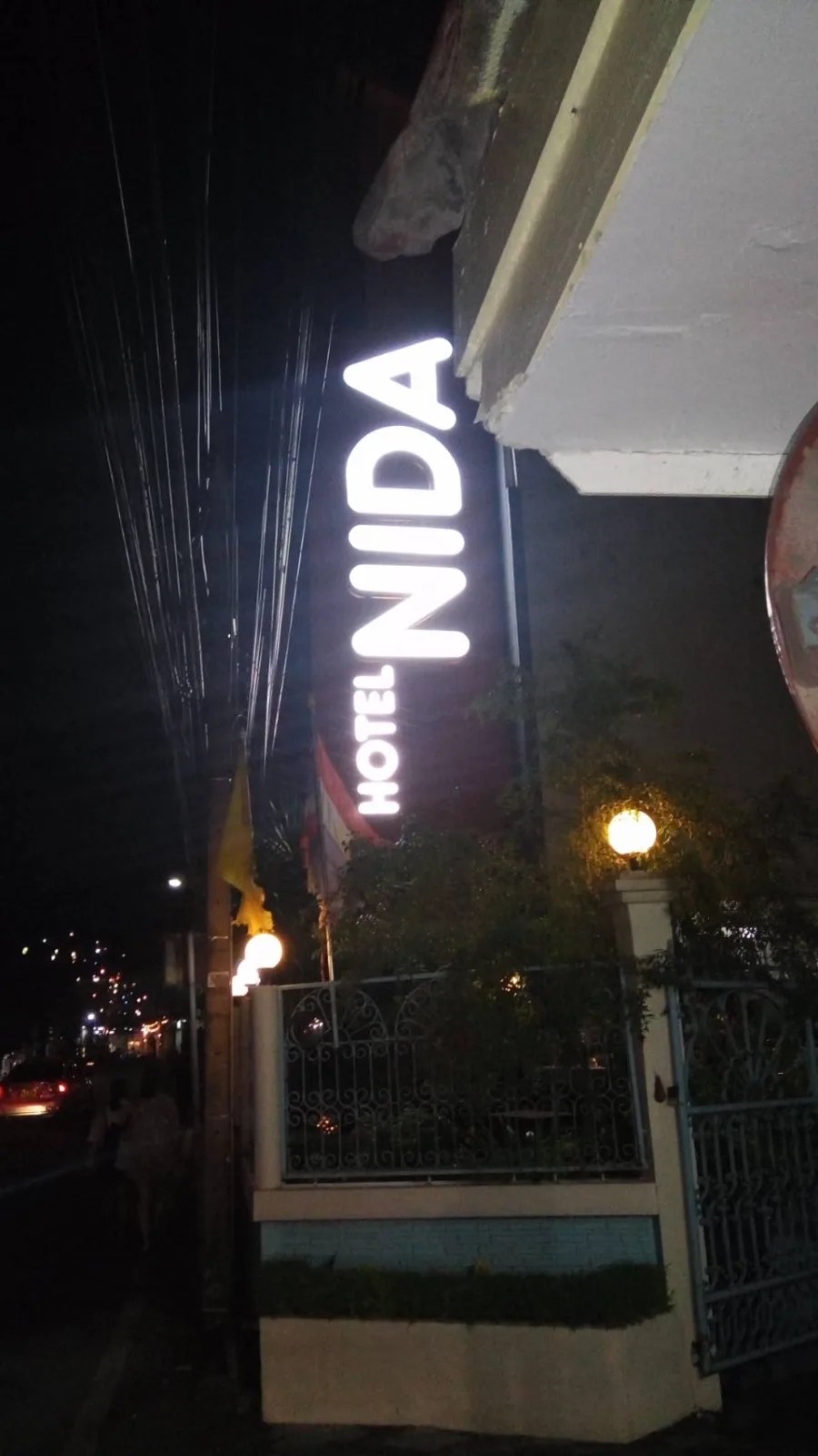Hotel Nida - sign by Thai Prasith Signtech