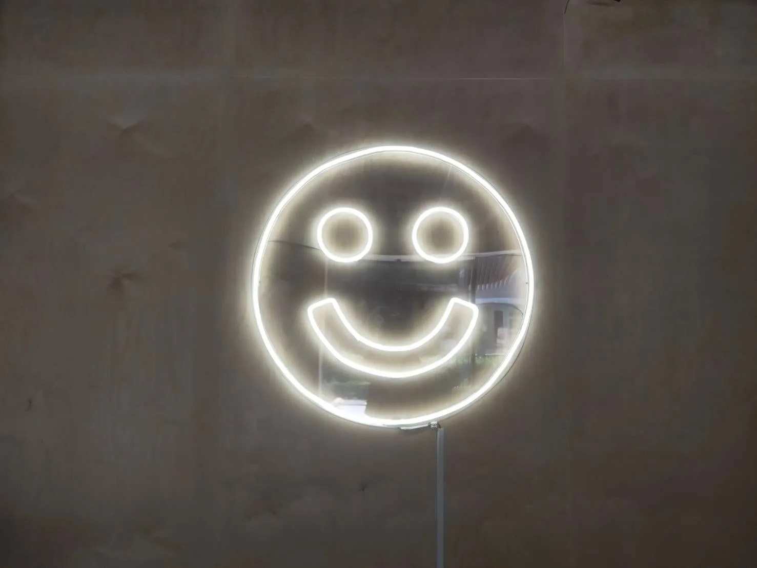 Smiley and wifi neon - sign by Thai Prasith Signtech