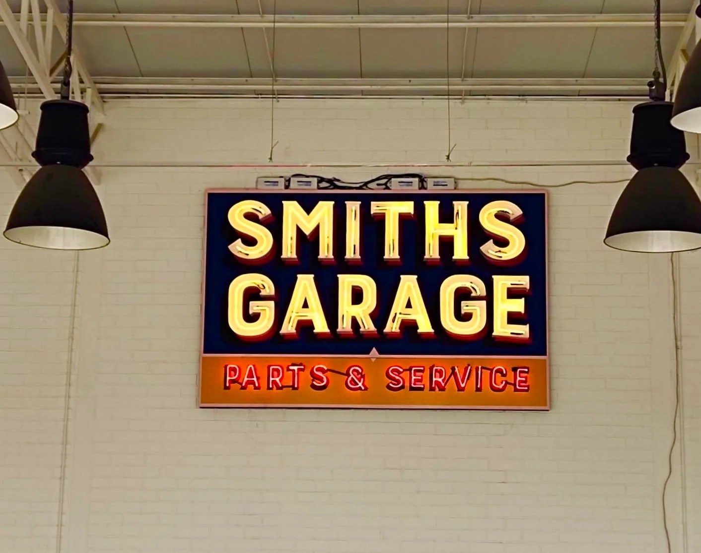 Smiths Garage - sign by Thai Prasith Signtech