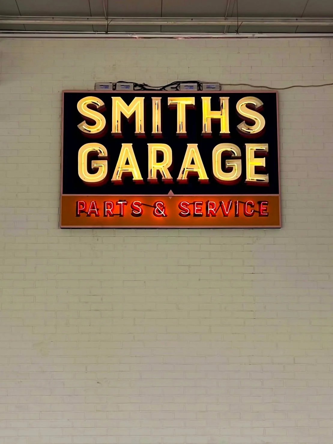 Smiths Garage - sign by Thai Prasith Signtech