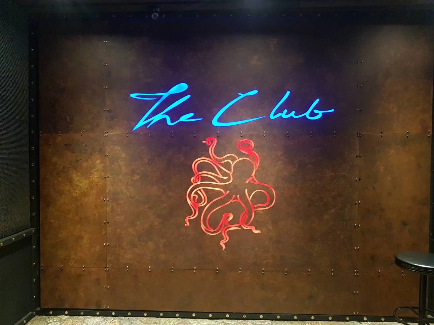 The Club - sign by Thai Prasith Signtech