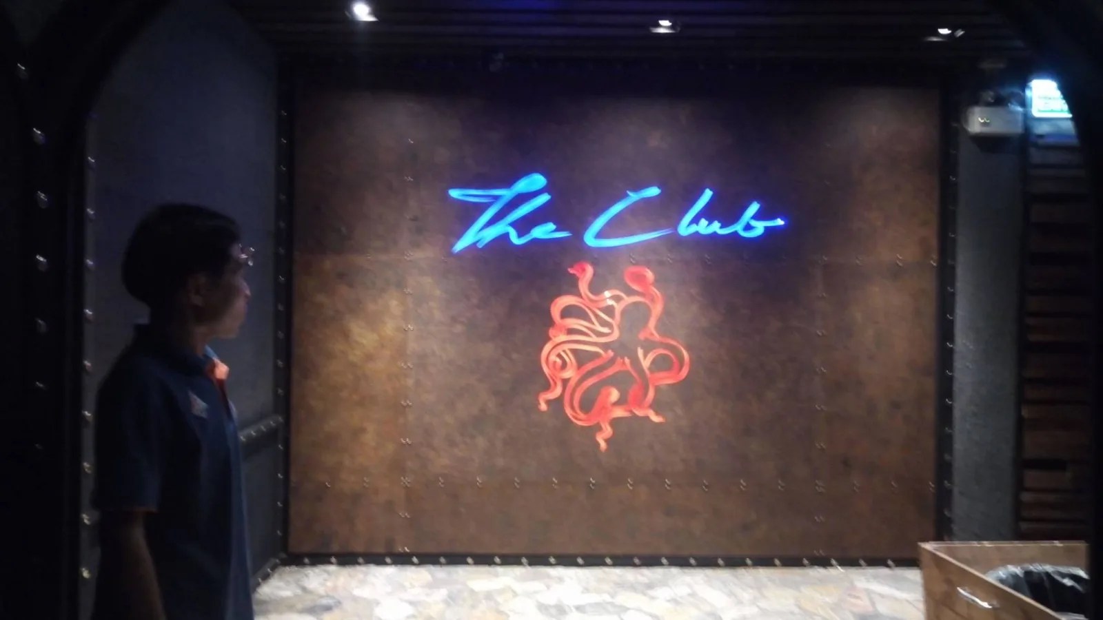 The Club - sign by Thai Prasith Signtech
