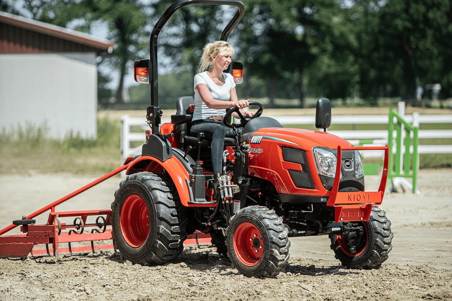 location-tracteur-avec-outils-mont-de-marsan