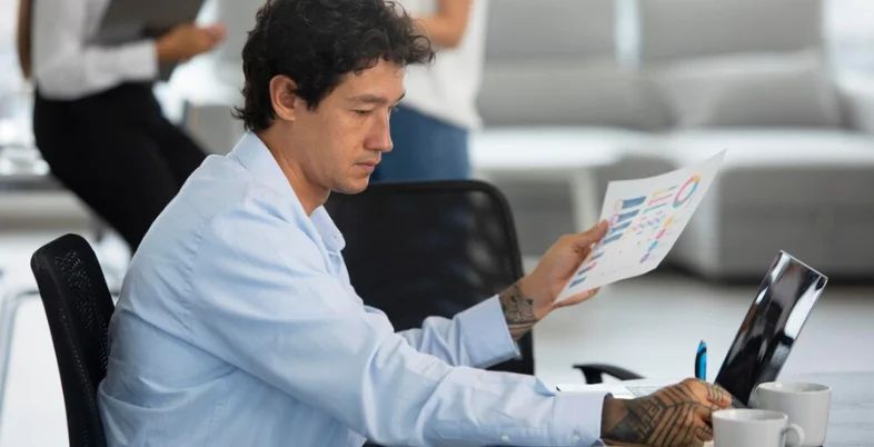 5 Common Regression Testing Mistakes And How To Avoid Them - Modern Colorful Background - 4K