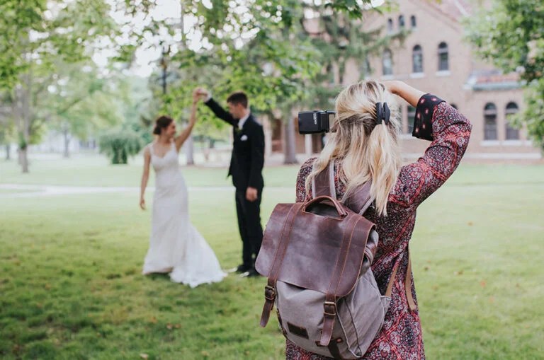 How to start a wedding photography business (great guide)
