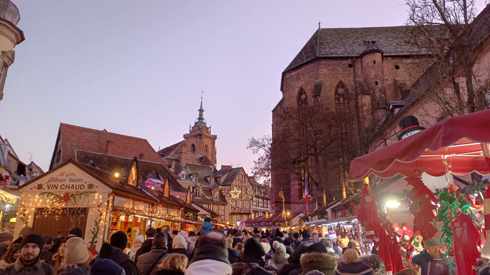 Ambiente navideño en Colmar (Francia).
