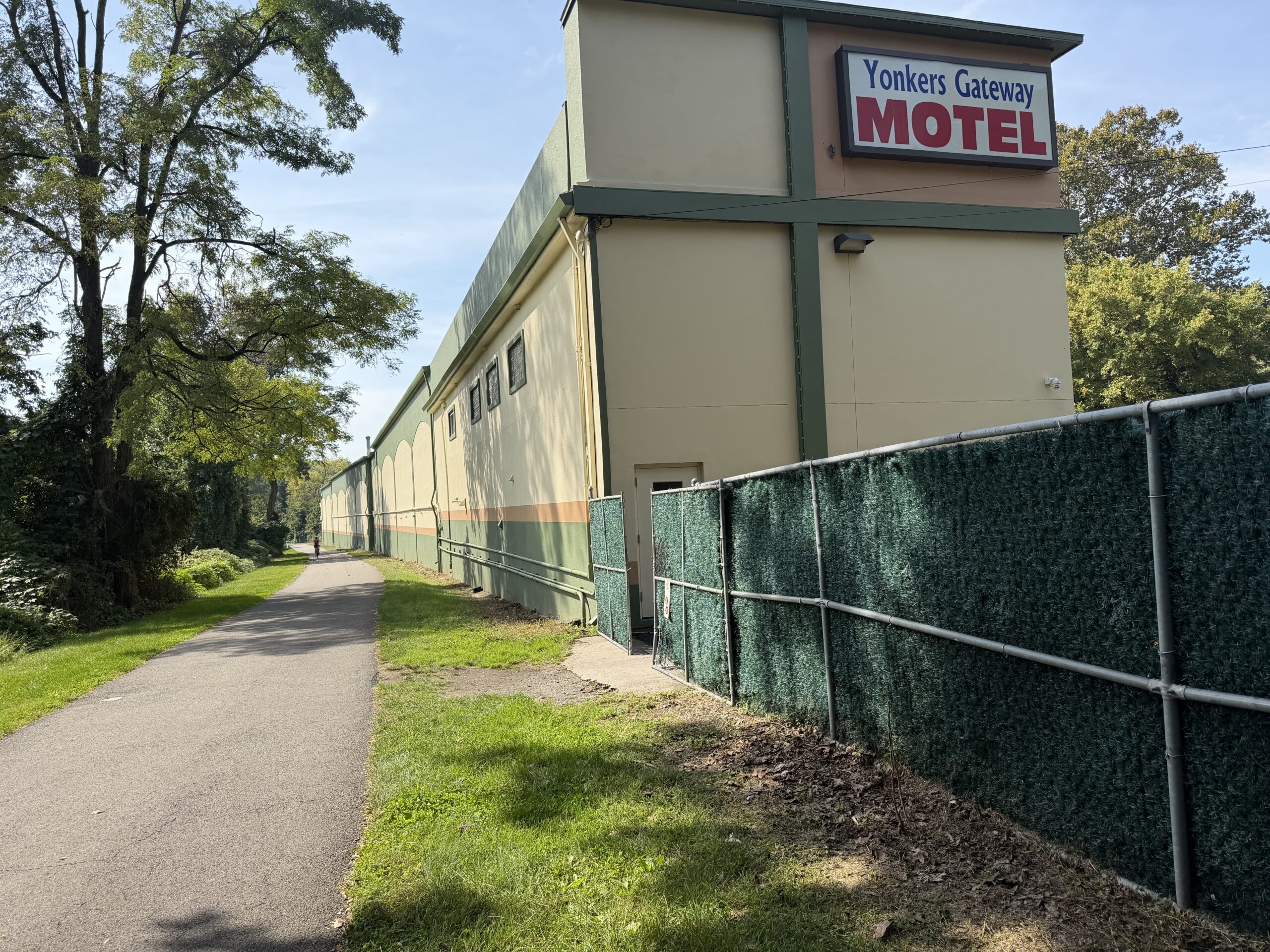 Yonkers Gateway Motel directly beside the paved Empire State Trail in Yonkers, New York