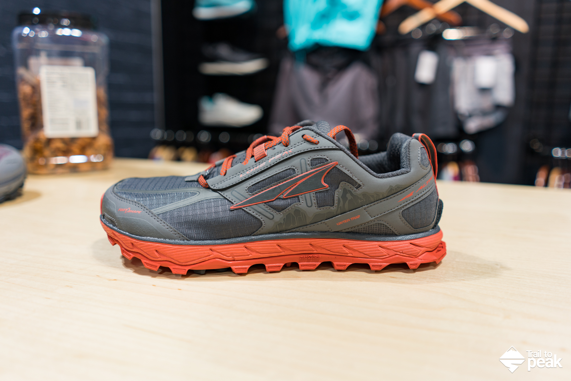Lightweight Hiking Shoes 