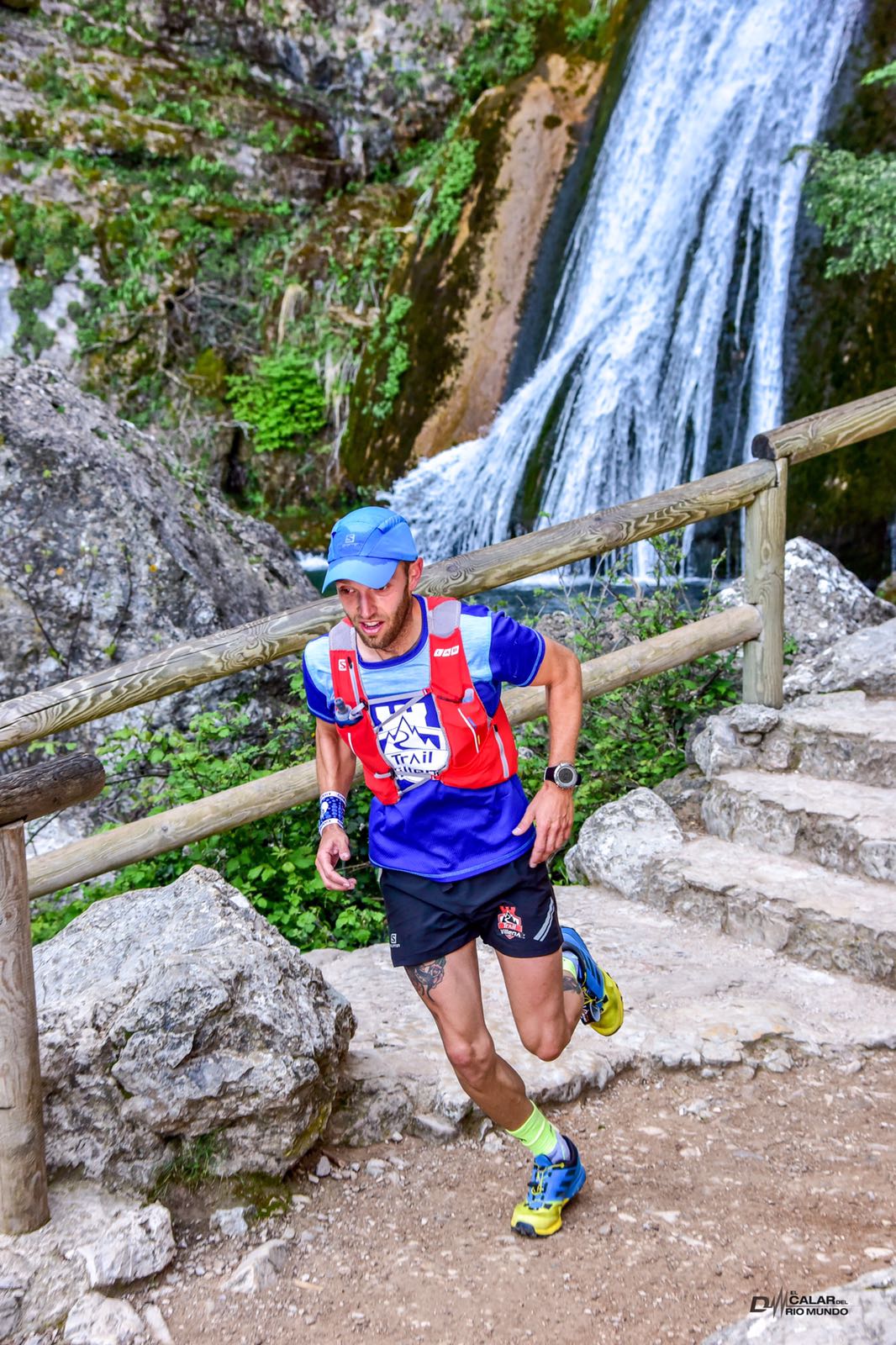 Vicen al paso por el nacimiento del Río Mundo