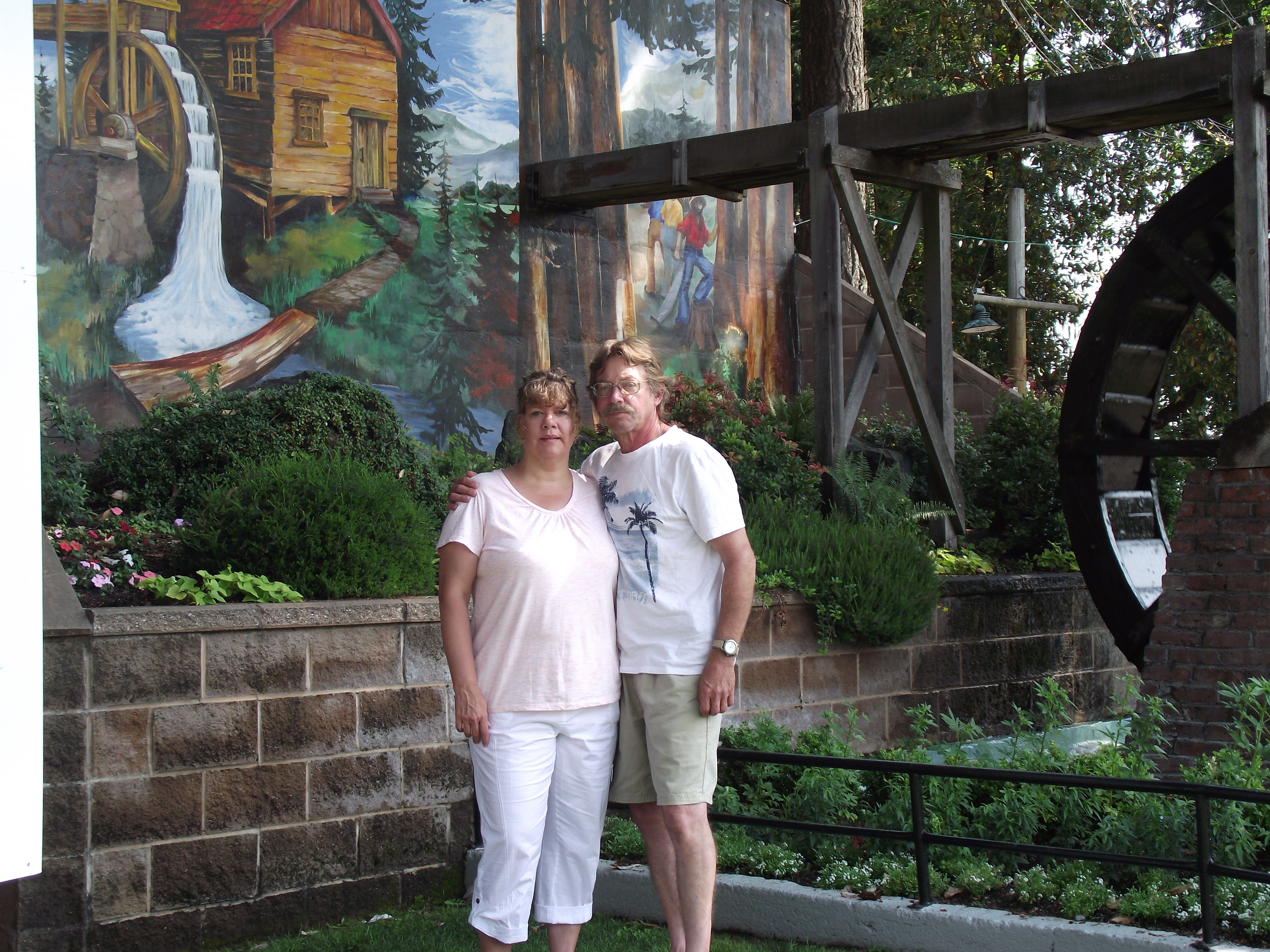Ken and Andrea in Chemainus 2015