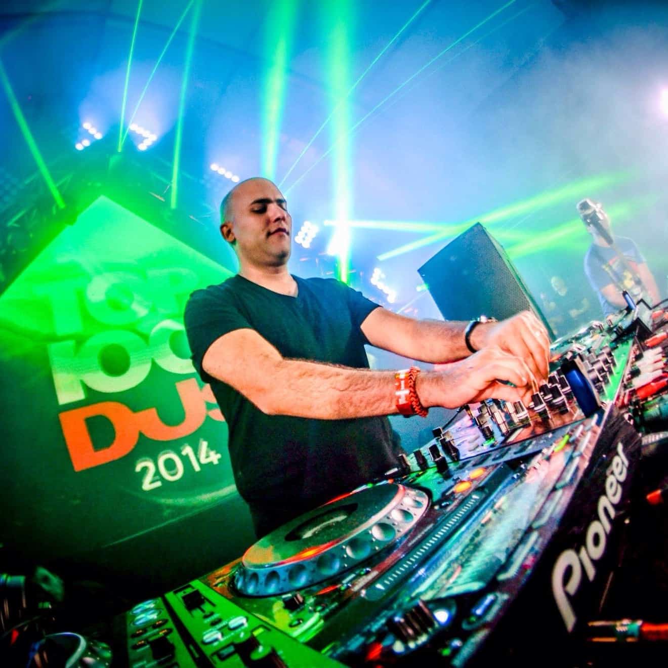 Future Sound Of Egypt 357 (15.09.2014) with Aly & Fila