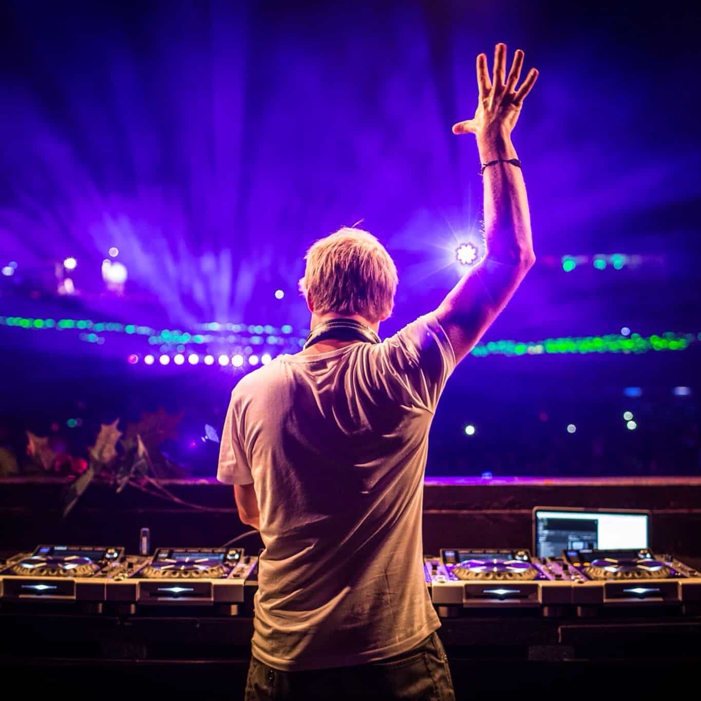 A State Of Trance 681 (18.09.2014) with Armin van Buuren