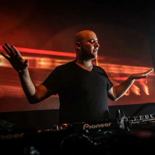 Future Sound Of Egypt 385 (30.03.2015) with Aly & Fila